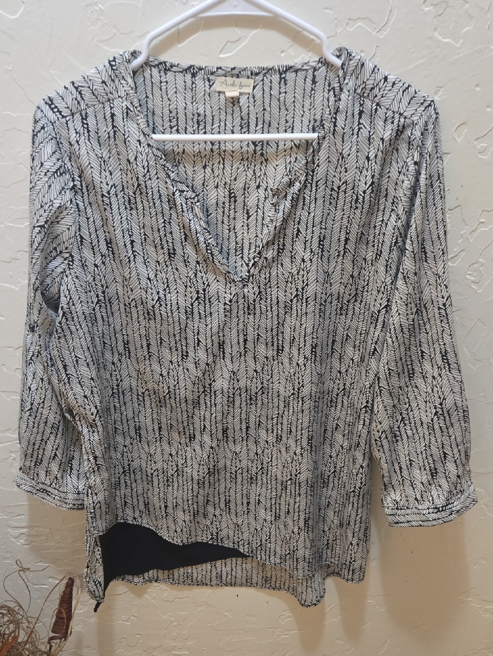 Antilia Femme Black and White V-Neck Patterned Asymmetrical Blouse